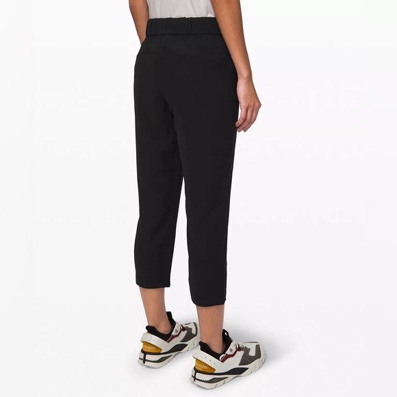 Lululemon On The Fly Crop pants - Picture 2 of 8